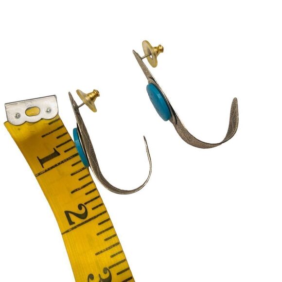 Vintage pierced zig zag textured silver tone faux turquoise stones earrings - Picture 8 of 8